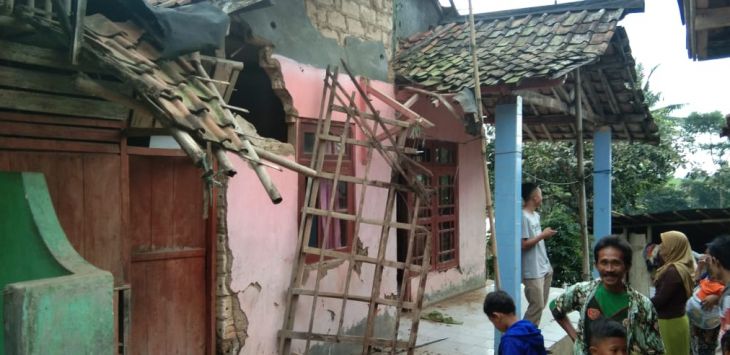 Puluhan Rumah Roboh Diguncang Gempa Sukabumi