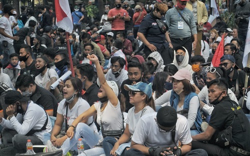 pekerja-hiburan-malam-bandung-demo-kantor-walkot