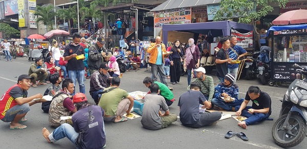 Pedagang Pasar Baru Botram, Protes Buka Tutup Jalan Otista