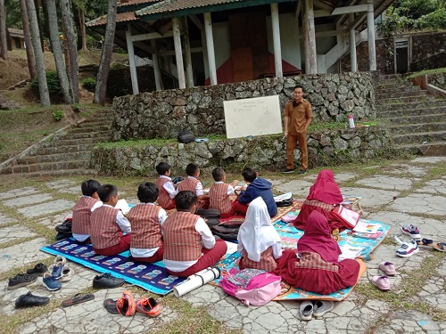 Sekolah Dibuka Januari 2021, Disdik Jabar Ikut Kebijakan Pusat