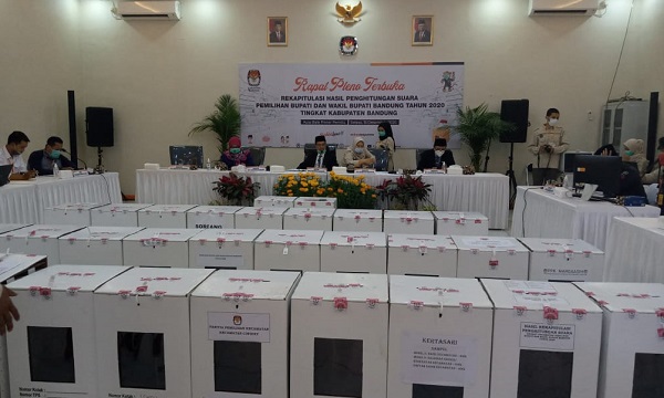 KPU Gelar Pleno Hitung Suara Pilbup Bandung, Warga Bisa Pantau Lewat Live Streaming, Ini Linknya