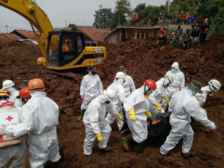 32 Korban Meninggal Longsor Cimanggung Sumedang Ditemukan, 8 Masih Terus Dicari