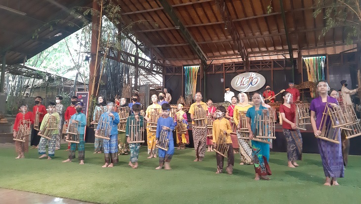 Save Saung Angklung Udjo