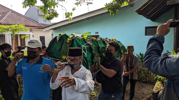 Ibu dan Anak Korban kasus Pembunuhan di Subang Dimakamkan, Suami Menangis