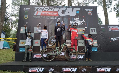 Kejuaran Teras CAF di Cikole Obat Rindu Atlet Downhill