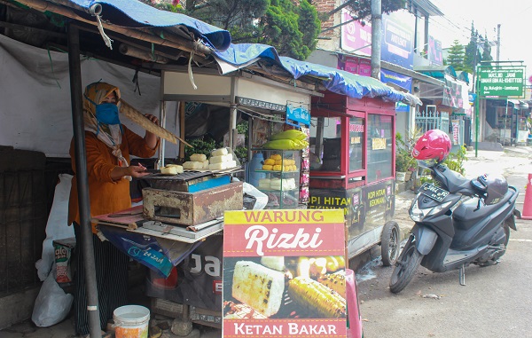 Nikmatnya Ketan Bakar Lembang