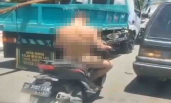 Terungkap, Oknum Polisi Terekam Telanjang Naik Motor, Ternyata