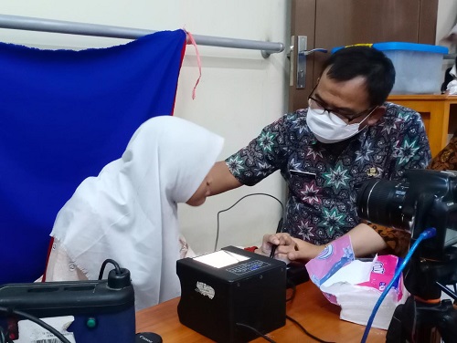 Disdukcapil KBB Jemput Bola Layanan Adminduk Bagi Penyandang Disabilitas