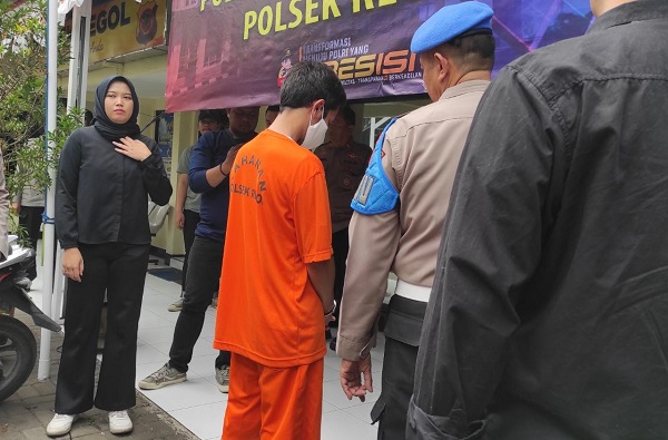 Karyawan Minimarket di Bandung Nekat Mencuri untuk Main Judi Slot