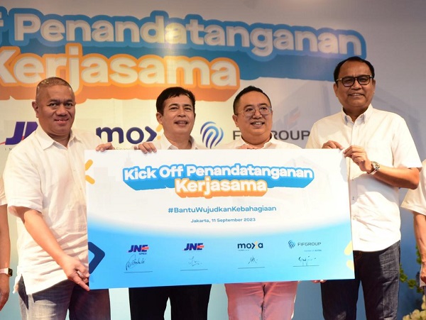 Kolaborasi Moxa, FIFGROUP dengan JNE Express dan JNEI Hadirkan Layanan Pembiayaan Inklusif Bagi Masyarakat