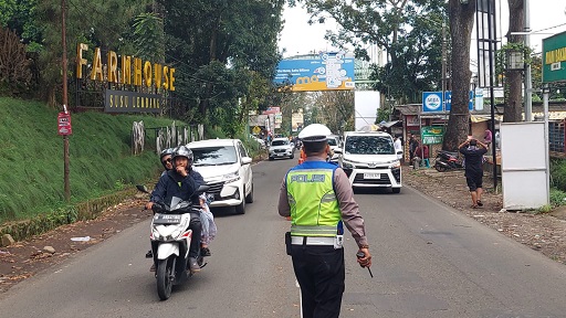 H+1 Lebaran, Arus Lalin Menuju Lembang Meningkat