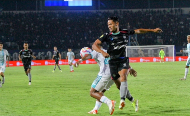 Persib Bandung Jamu PSIS Semarang Nanti Malam di Jalak Harupat, Simak Perkiraan Susunan Pemain dan Head to Head Kedua Tim Ini 
