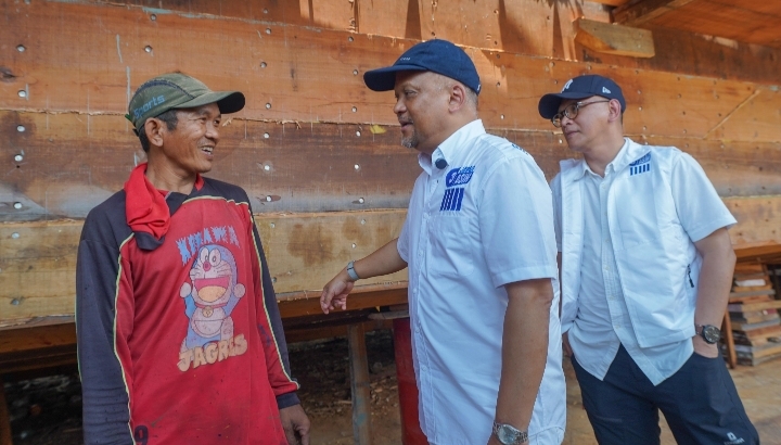 Ilham Habibie Kunjungi Pembuatan Kapal Laut di Indramayu, Jamin Dukung Terus Industri di Jawa Barat