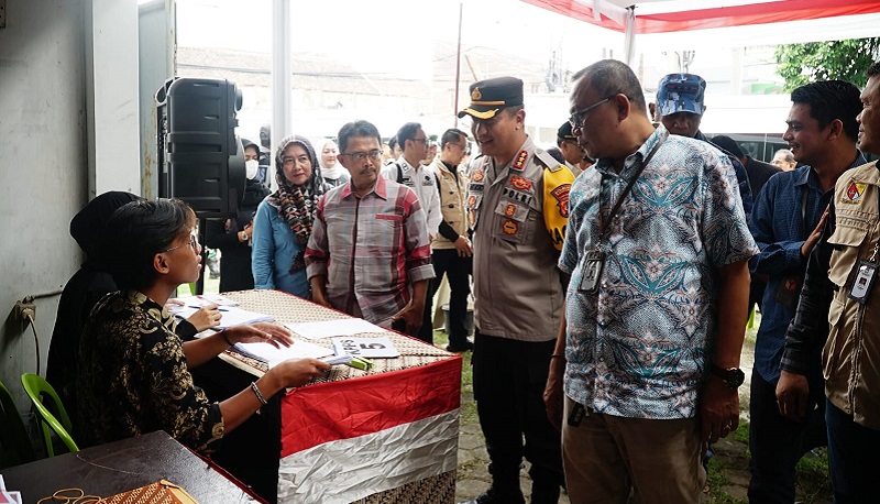 Kapolresta Bandung dan Forkopimda Pantau Pemungutan Suara