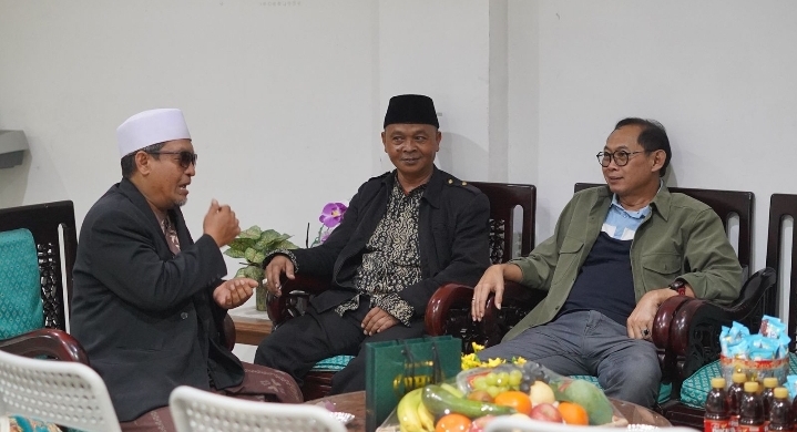 Berkah Silaturahmi ke Pondok Pesantren Insan Mandiri Cigadung Kota Bandung, Dandan Riza Wardana Didoakan Menang