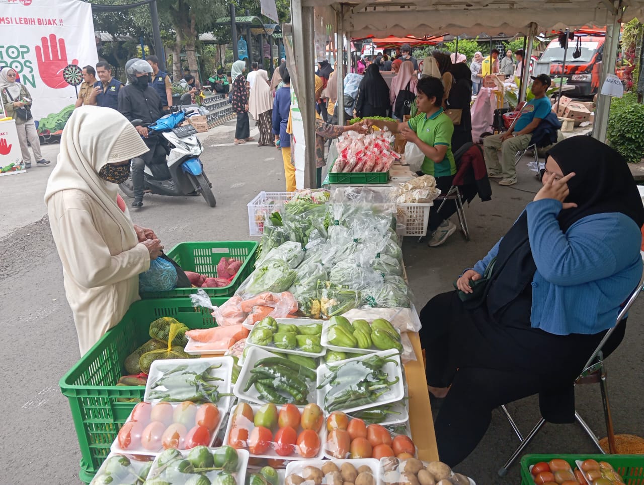 Serunya Gerakan Pangan Murah di Halaman DKPP Kota Bandung, Jalan Arjuna, Kota Bandung