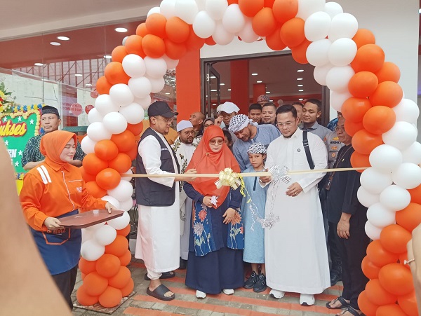 Almaz Fried Chicken Buka Outlet Pertama di Bandung, Sajikan Ayam Goreng Saudi No. 1 di Indonesia