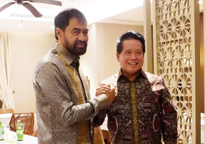 Direktur Utama BSI Hery Gunardi (kanan) bersama Gubernur Aceh Muzakir Manaf (Mualem) (kiri) saat silaturahmi singkat pada Jumat, 14 Februari 2025 di Jakarta.