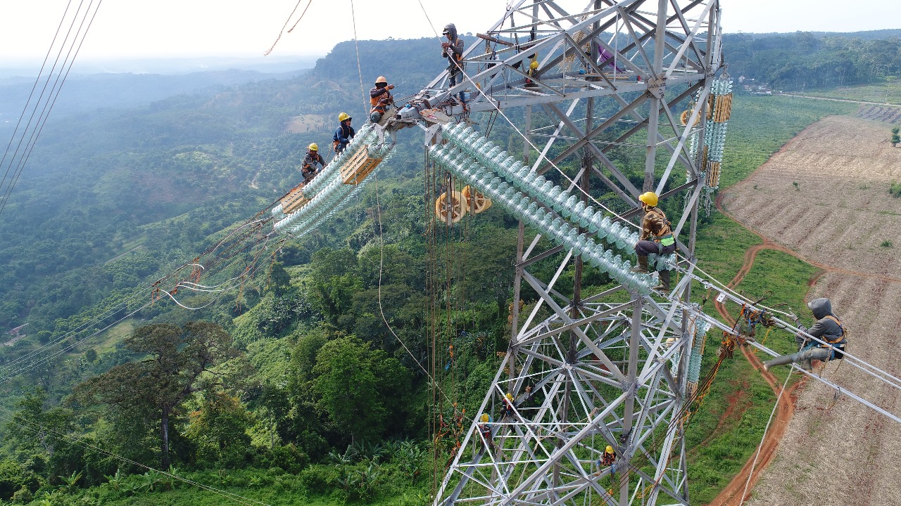 PLN Selesaikan Proyek Kelistrikan untuk Dukung Kereta Cepat Jakarta Bandung