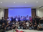 Polri Bersama Media Berbagi Takjil Berbuka Puasa di Kota Bandung