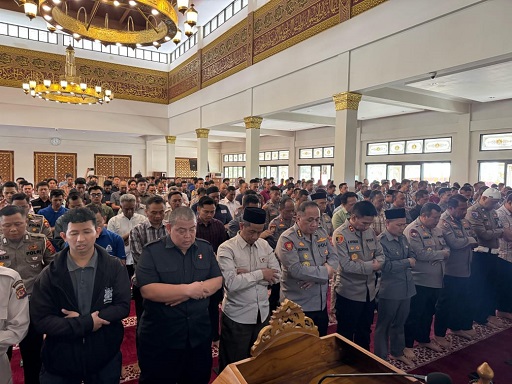 Polri Berduka, Tiga Personel Gugur dalam Tugas, Polda Jabar dan Jajaran Serentak Laksanakan Sholat Ghoib