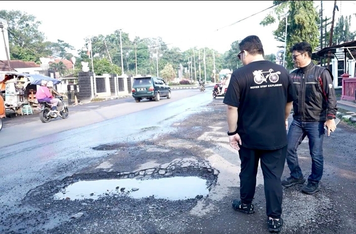 Bupati Turun Langsung Sidak Jalan Rusak di Kota Subang, Rey : Minggu Ini Diperbaiki