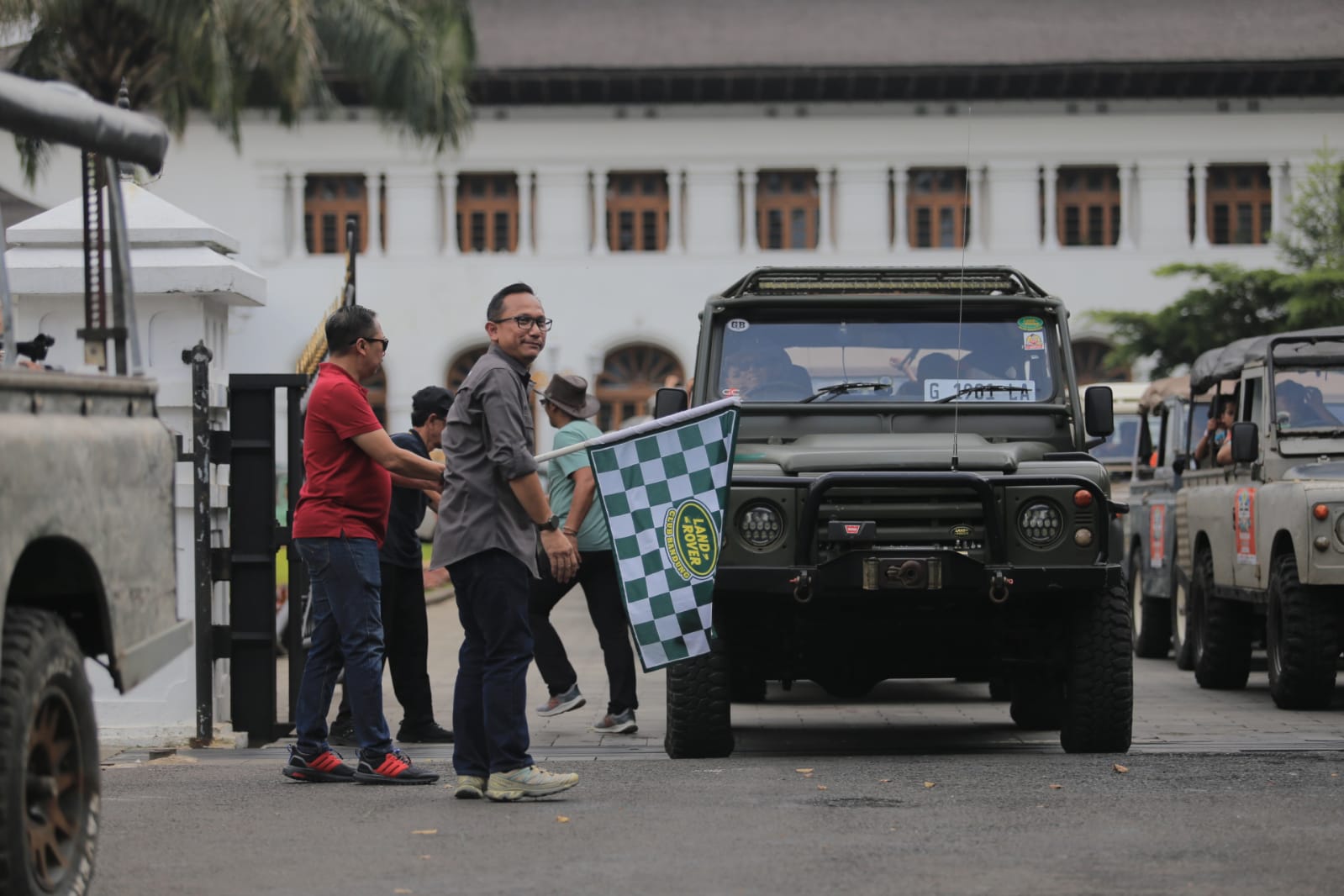 Jabar Berbagi 2025 Semangat Gotong Royong LRCB untuk Anak Yatim dan Dhuafa